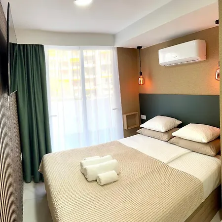 Americas 200 B Адехе