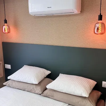 Americas 200 B Apartment