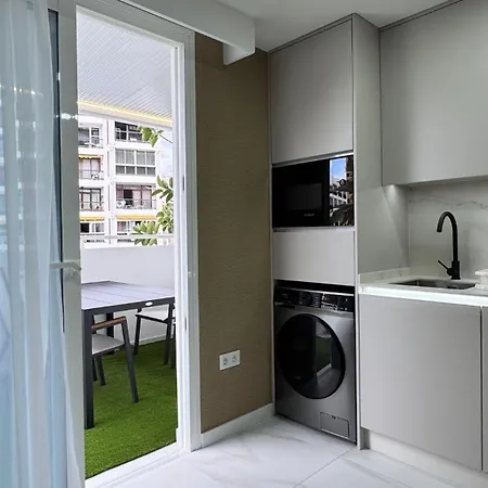 Americas 200 B Apartment *